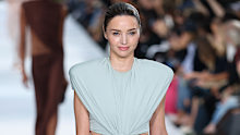 Miranda Kerr walks the runway during the Stella McCartney Womenswear Spring/Summer 2027 show as part of Paris Fashion Week on September 30, 2026 in Paris, France.
