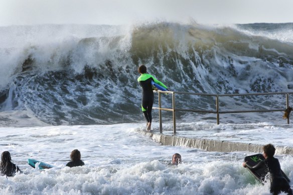 Bondi shop beach swell