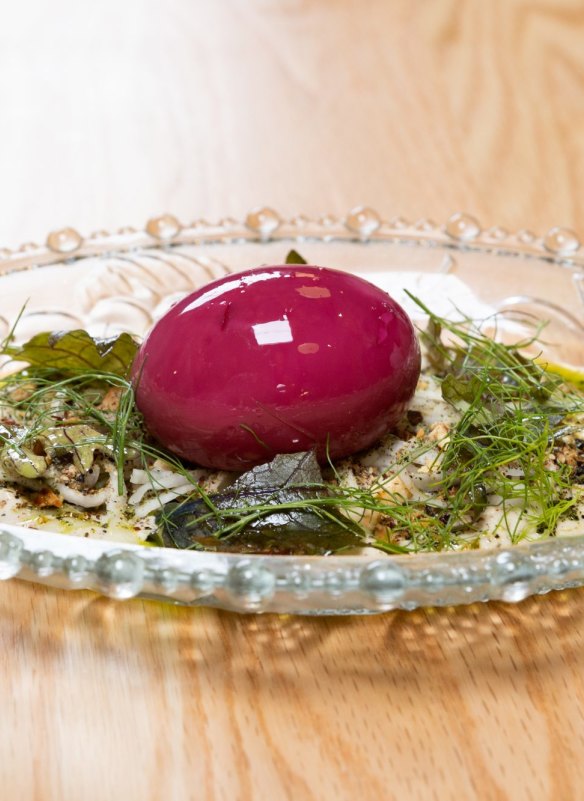 Red wine egg.