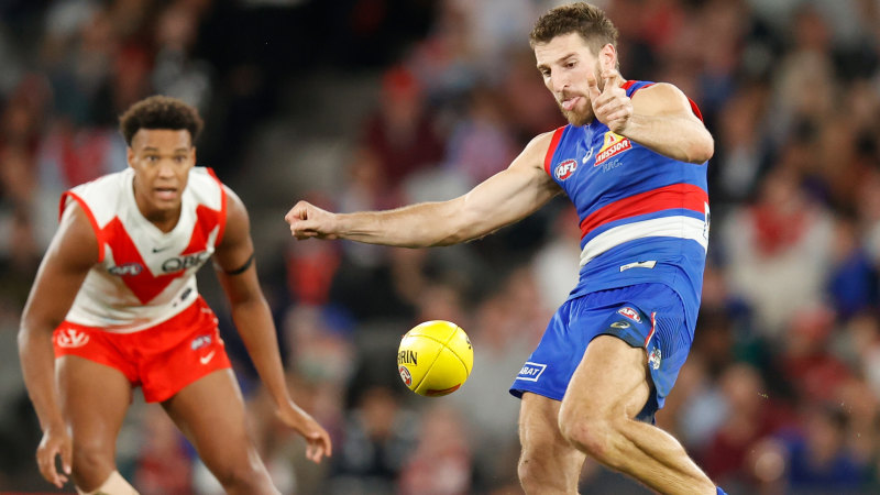 AFL LIVE: Bulldogs, Swans face off at Marvel Stadium. AFL mourns a great