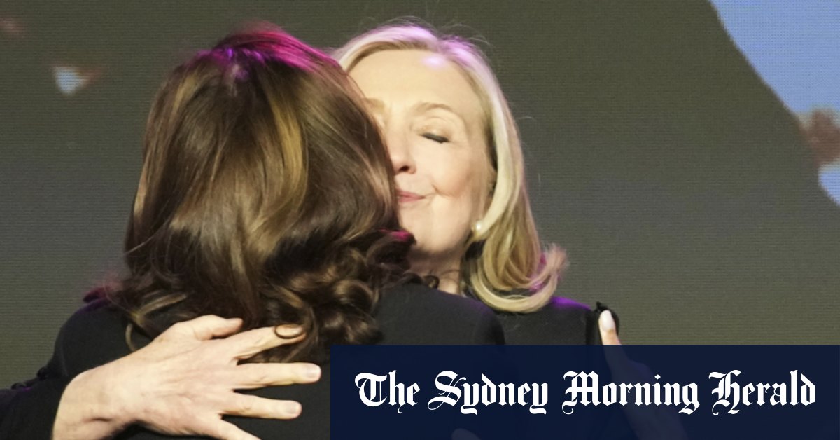 Inside Hillary Clinton and Kamala Harris’ quietly close bond