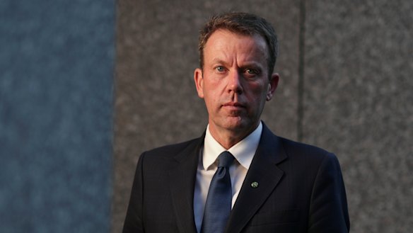 Education Minister Dan Tehan wants university students back on campus by semester two. 