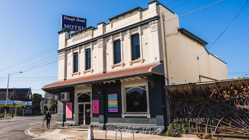 V avstralskem pubu The Plough v Footscrayu ponujajo takose za 6 dolarjev in pico za 15 dolarjev