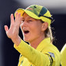 Tight opening World Cup victory for Australia against England