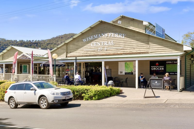 From Coonabarabran to Wagga: Investors go bush for commercial property