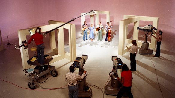 The Seekers, featuring lead vocalist Louisa Wisseling, perform in the TCN-9 studios in 1975.