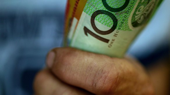 While cash withdrawals from ATMs fall, the number of $100 and $50 notes in the economy is growing.