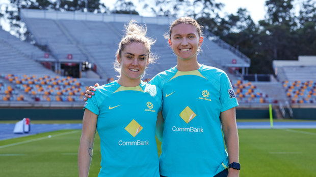 Carpenter and Hunt at Matildas training before the World Cup quarter-final.