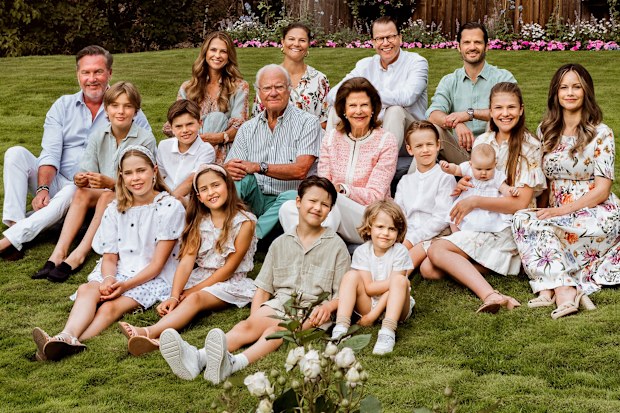 Sweden's royal family at their summer residence, Solliden, in 2025. King Carl XVI Gustaf, Queen Silvia, Crown Princess Victoria, Prince Daniel, Princess Estelle, Prince Oscar, Prince Carl Philip, Princess Sofia, Prince Alexander, Prince Julian, Prince Gabriel, Princess Madeleine, Chris O'Neill, Princess Leonore, Prince Nicolas and and Princess Adrienne.