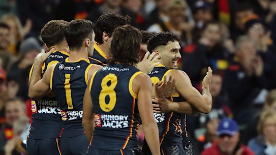 The Crows rush to a 23-point lead.