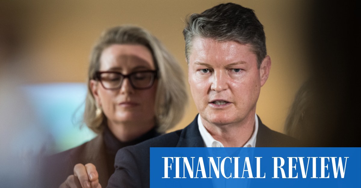 Cabinet meeting called to pull trigger on Victoria royal commission