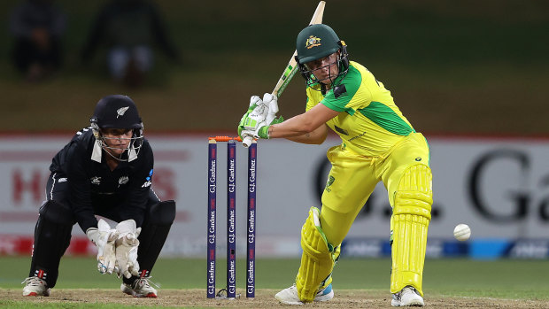 You’d batter believe it. Alyssa Healy hits out for Australia.