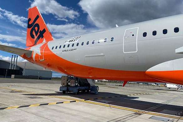 A Jetstar A321neo undergoes final checks and tests in Toulouse. 