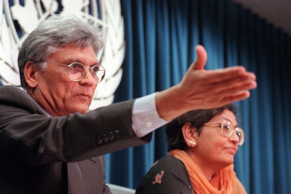 Indian ambassadors Prakash Shah and Arundhati Ghose in a press conference at the UN.  India voted against the treaty.