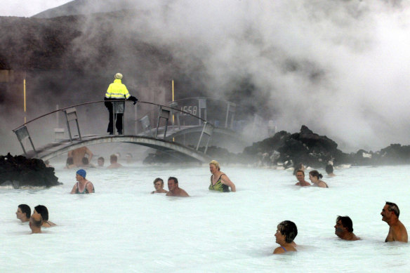 The geothermal spa Blue Lagoon has temporarily closed after a series of earthquakes put Iceland’s southwestern corner on volcanic alert.