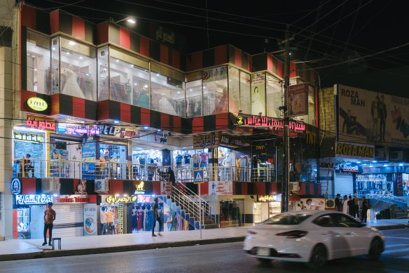 Shopping streets in East Mosul are putting the war behind them.