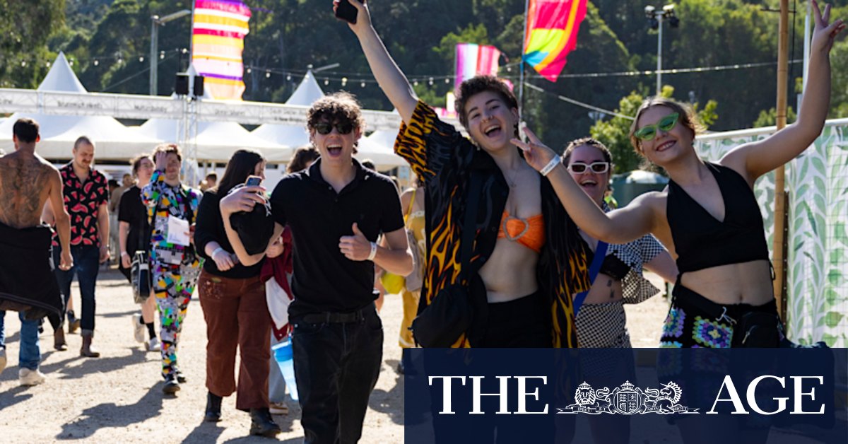 Splendour bounces back, but low crowd numbers put future in doubt - Vimarsana News