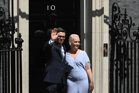 Starmer Prepares To Pass Baton To Burnham Britain S Seventh Pm In A Decade P60gze