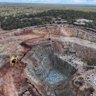 Auric Mining has detonated its first blast at the company’s Munda mine near Widgiemooltha in WA to kick off gold production.