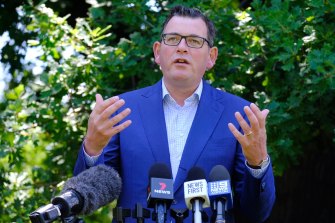 Premier Daniel Andrews has ordered 700 Victoria Police officers to the NSW border.