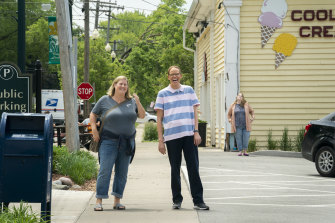  “A lot of times [growing up] I felt like I was friends with everyone, but friends with no one, in a way,” says comedian Bridget Everett, pictured here with actor Jeff Hiller, on the set of her new show, Somebody, Somewher<em></em>e.