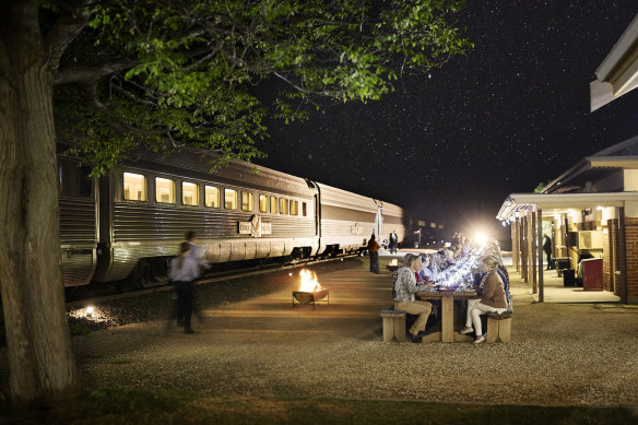 Dinner under the stars… Rawlinna sheep station.