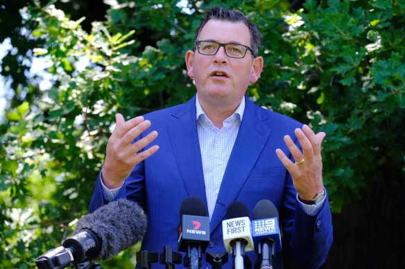 Premier Daniel Andrews has ordered 700 Victoria Police officers to the NSW border.