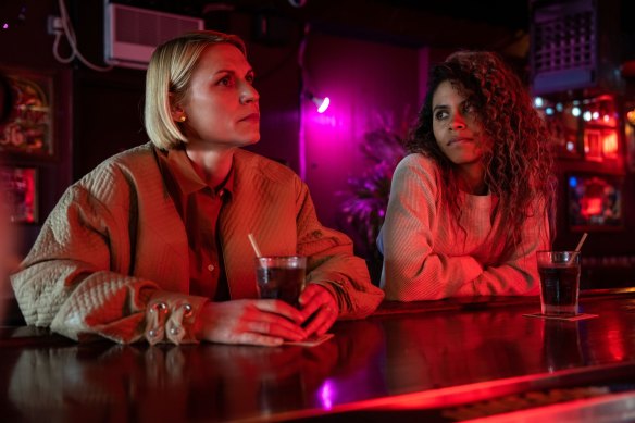 Claire Danes and Zazie Beetz in Full Circle: tension and unspoken answers.