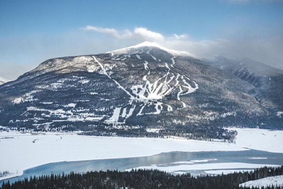 The trails and scale of Revelstoke Mountain.