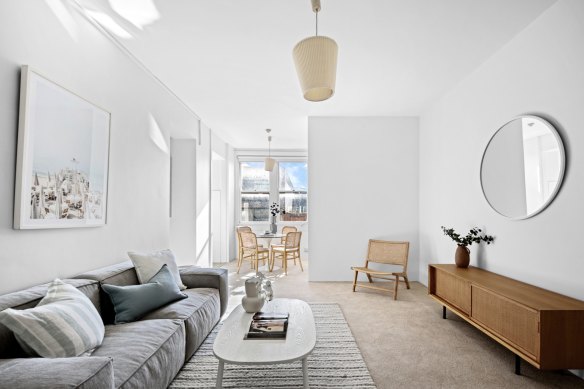 The one-bedroom apartment of Eileen Bond is set in the historic Tara building in Potts Point.