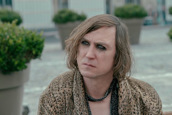 Lars Eidinger as Gottfried in Irma Vep.