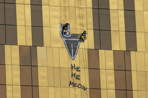 Images of Pam the Bird graffiti around Melbourne.