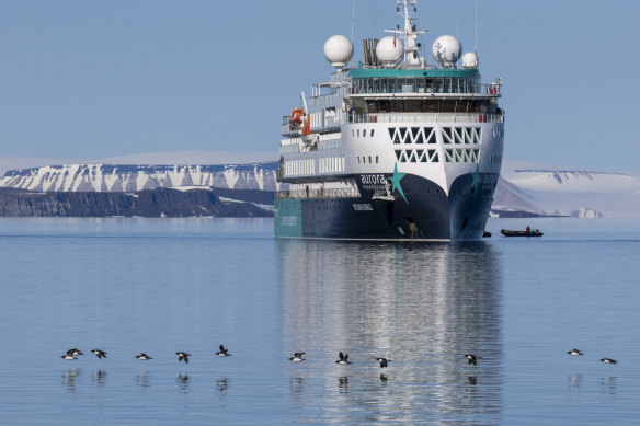 The Sylvia Earle in the Arctic.