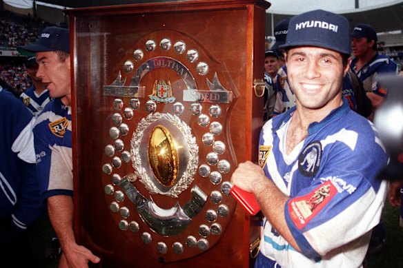 Craig Polla-Mounter with the JJ Giltinan Shield in 1995.