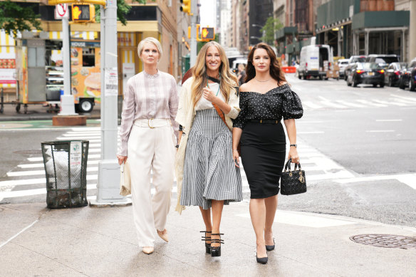 And Just Like That’s Miranda Hobbs (Cynthia Nixon), Carrie Bradshaw (Sarah Jessica Parker) and Charlotte York (Kristin Davis). 