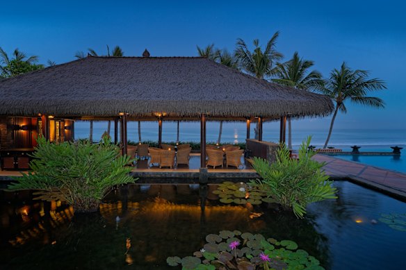 The resort was designed by celebrated Indonesian architect  Hendra Hadiprana with interiors by  Jaya Ibrahim.