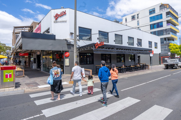 Two long-held properties in the heart of Glen Waverley’s Kingsway retail precinct are up for sale.