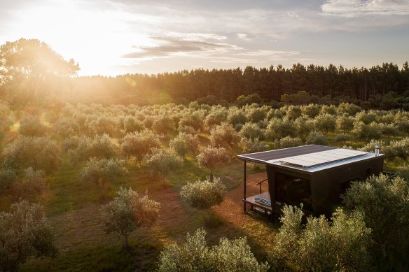 Cate cabin – a Heyscape tiny house.