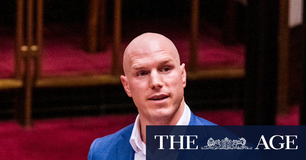Former rugby union star's pledge to 'not stand in the way' - Vimarsana News