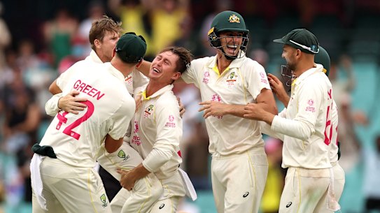 SYDNEY, AUSTRALIA - JANUARY 09: Steve Smith of Australia celebrates after claiming the wicket of Jack Leach of England during day five of the Fourth Test Match in the Ashes series between Australia and England at Sydney Cricket Ground on January 09, 2022 in Sydney, Australia. (Photo by Cameron Spencer/Getty Images)