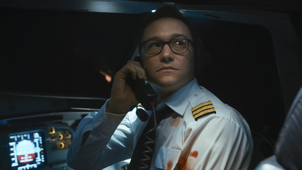 Joseph Gordon-Levitt's character must stay focused on keeping his plane from crashing in 7500.
