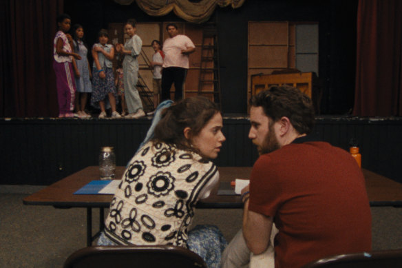 Molly Gordon and Ben Platt in Theatre Camp.