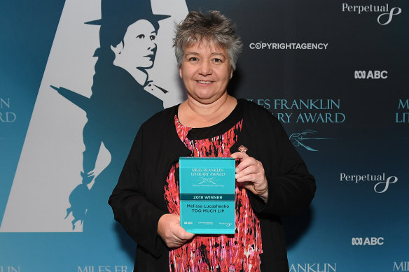 Lucashenko receiving the Miles Franklin award in 2019.
