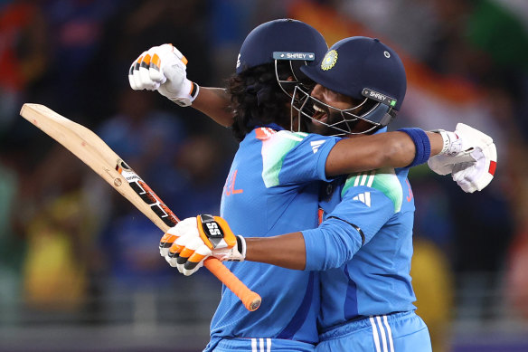 KL Rahul and Ravindra Jadeja of India celebrate after defeating Australia.