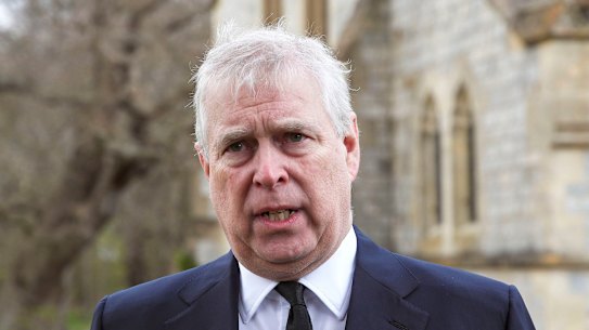 ARCHIVO - Andrew Mountbatten-Windsor habla durante una entrevista televisiva en la Capilla Real de Todos los Santos en el Royal Lodge en Windsor, el 11 de abril de 2021. (Steve Parsons/Poolfoto vía AP, Archivo)