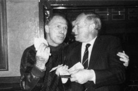 Arthur Stanley “Neddy” Smith with corrupt  detective Roger Rogerson. Slapping each with $50 notes at a Chinese restaurant. The sweet before the sour.