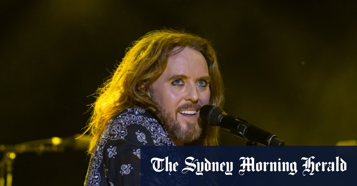 Tim Minchin weighs in on STC pro-Palestinian protest furore - Vimarsana News