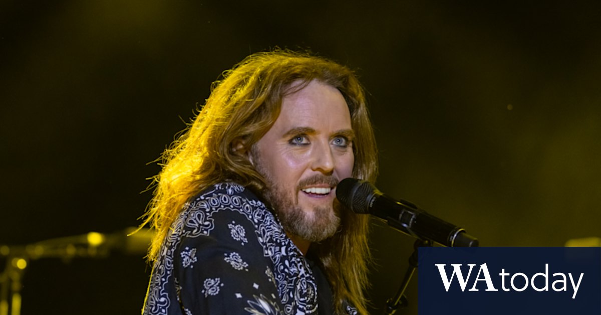 Tim Minchin weighs in on STC pro-Palestinian protest furore - Vimarsana News