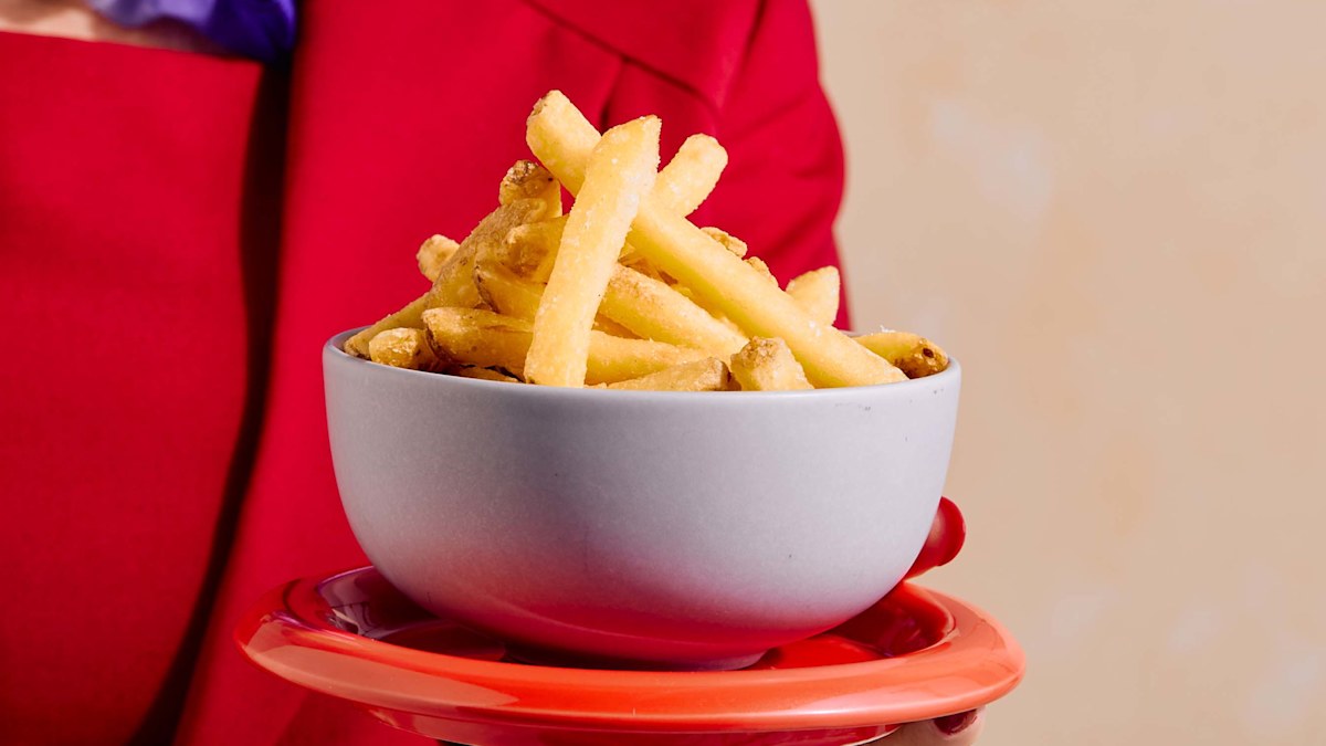 Virgin Australia unveils $12 in-flight hot chips but travellers aren’t convinced