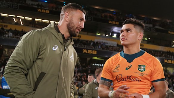 Quade Cooper chats with Wallabies youngster Noah Lolesio. 